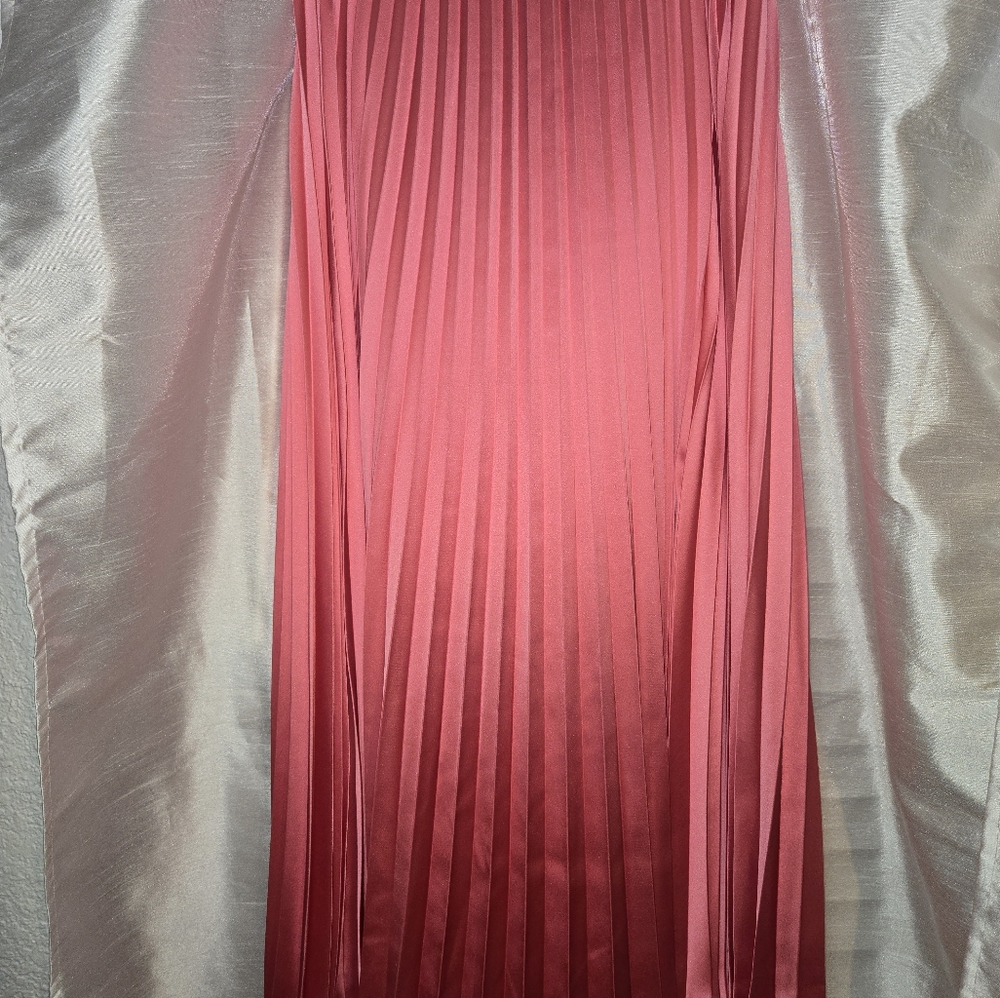 Elegant Pink Pleated Skirt